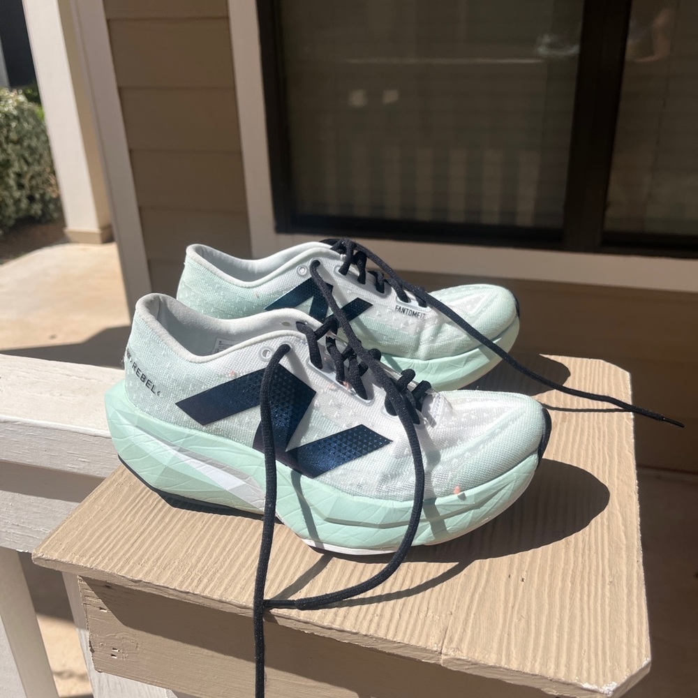 Women’s New Balance FuelCell Rebel v5 size 6